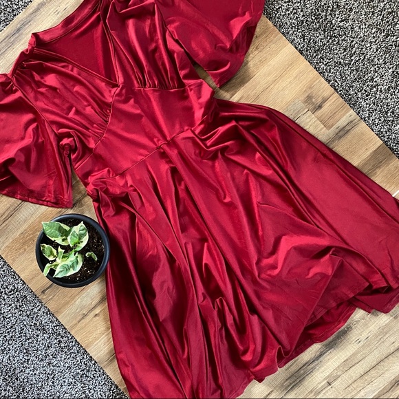 Simple Maroon Dress - Picture 2 of 7